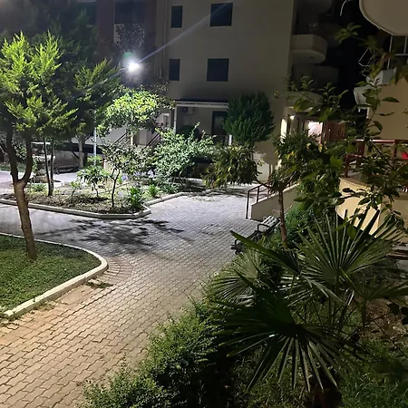 Long Beach Golem Apartment